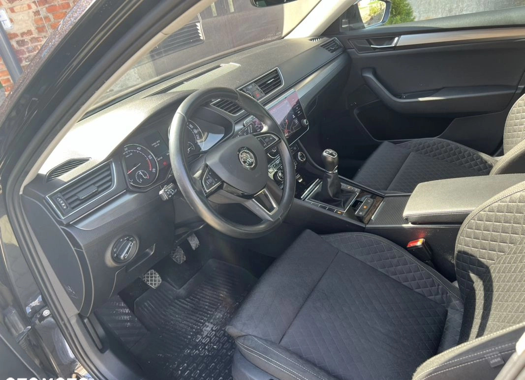 Skoda Superb cena 74500 przebieg: 189000, rok produkcji 2019 z Kowary małe 352
